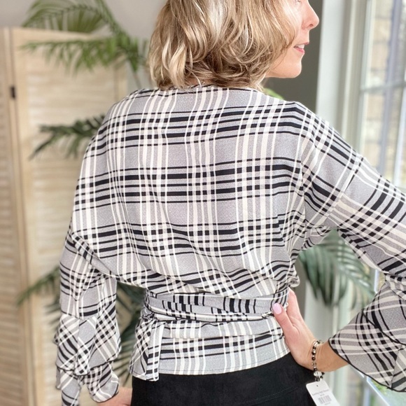 Predictable Week Wrap Top - Picture 2 of 4